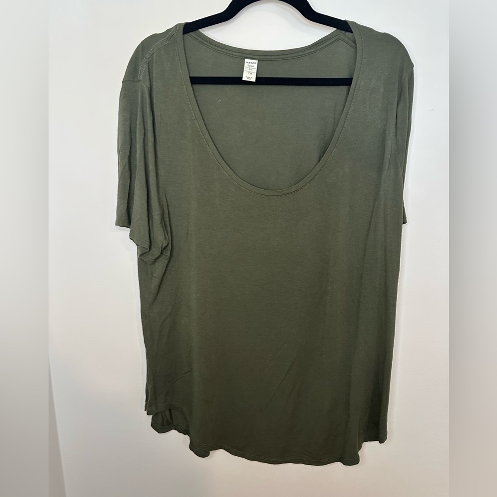 Army green luxe scoop neck oldnavy tee